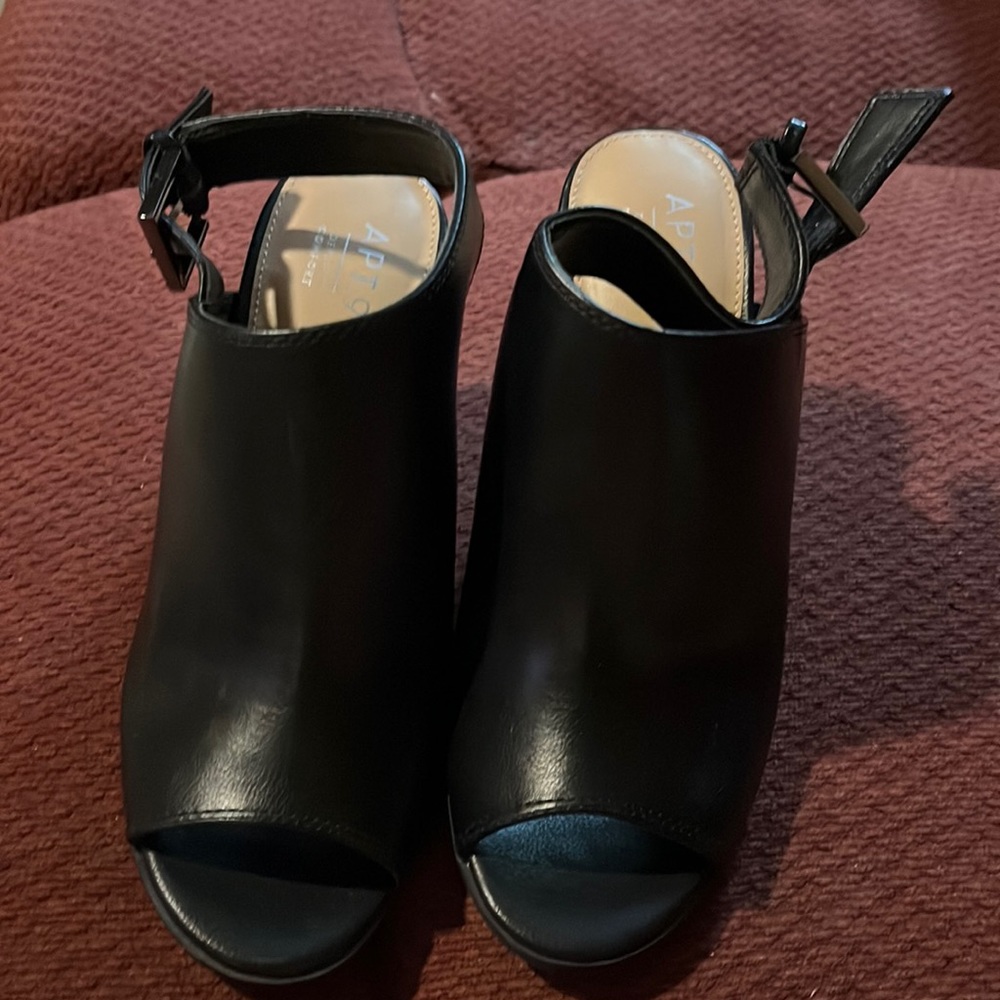 Apt. 9 Black Heeled Boots or Sandals Size 7.5